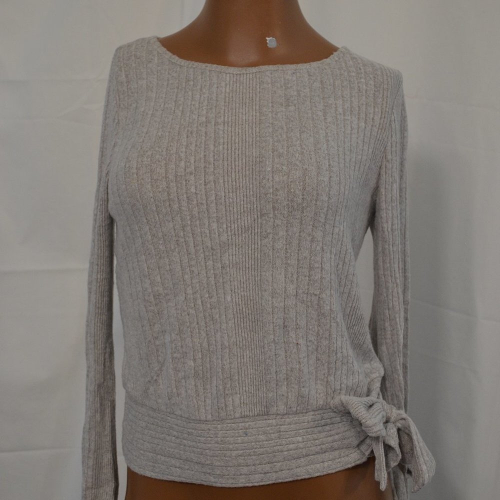 Gray sweater like top